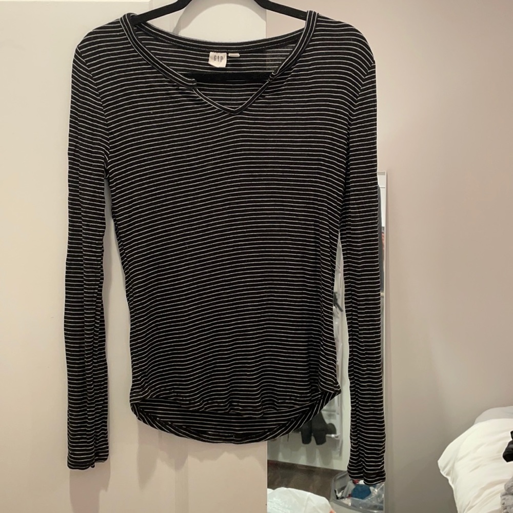 Soft, long-sleeve GAP T-shirt. Size medium.